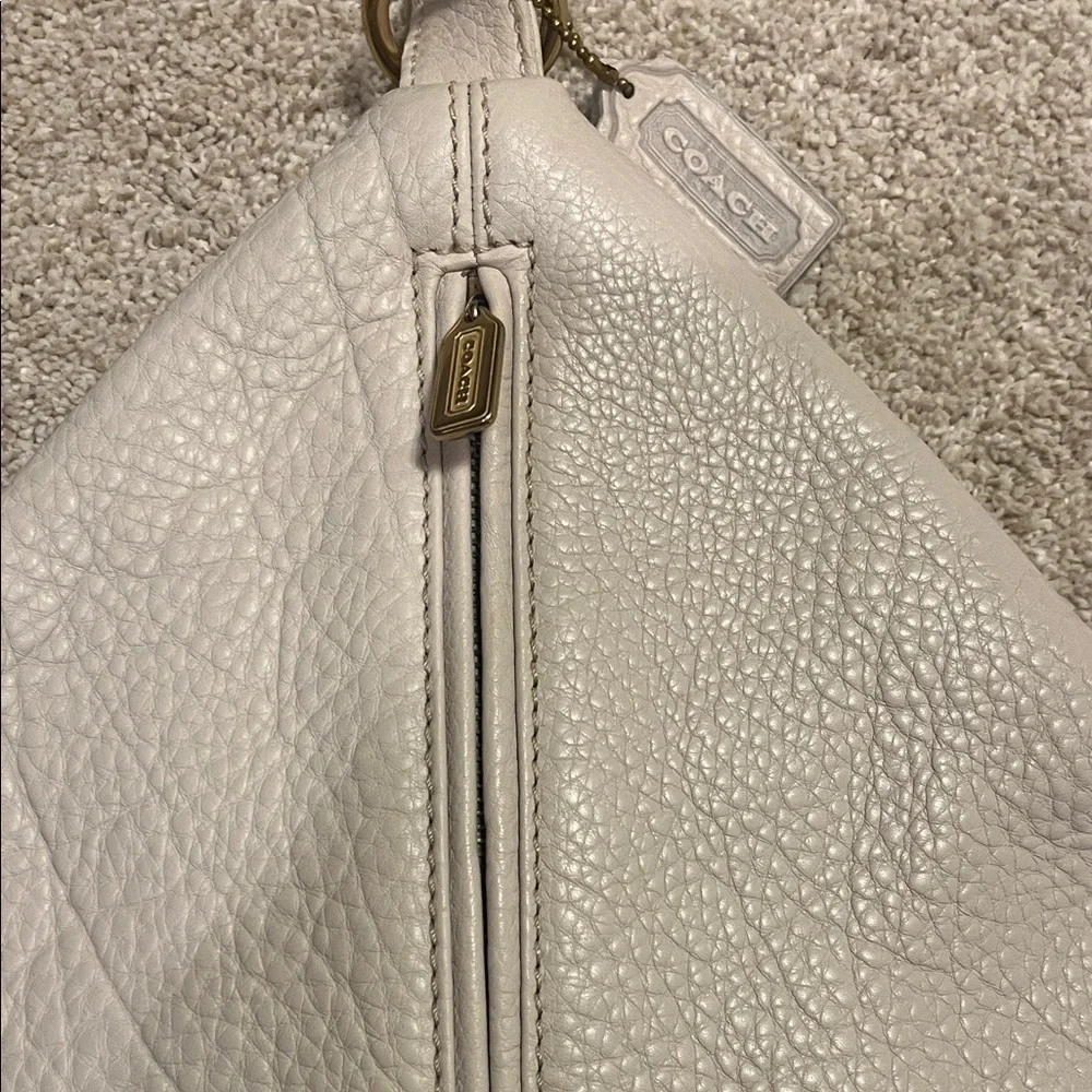 Vintage Coach Sonoma Cream Sling/Shoulder Bag  NWOT! Soft, Pebbled Leather - Picture 6 of 10